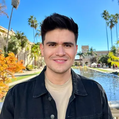 Adrián de Ita profile