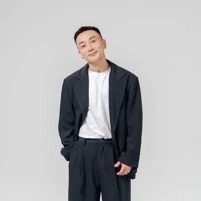 Adrian Lee profile
