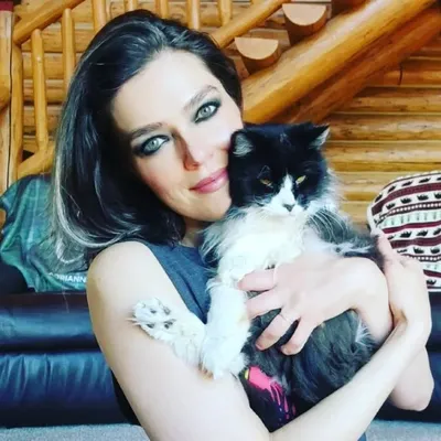 Adrianne Curry-Rhode profile