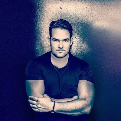 Adrian Vera profile