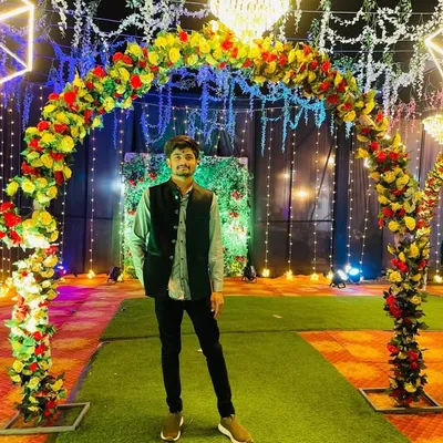 Adrsh ThAkUR✨ profile
