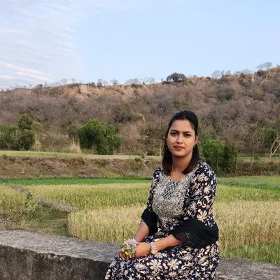 Adv Deepali Gupta profile