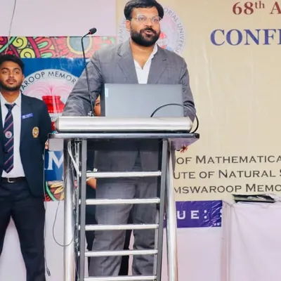 Advocate Om Kumar 🇮🇳 profile