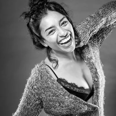 Adriana Paz profile