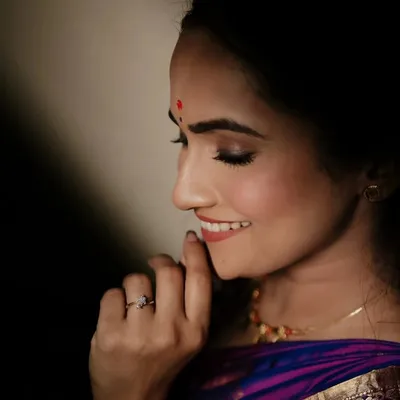 एतशा संझगिरी profile