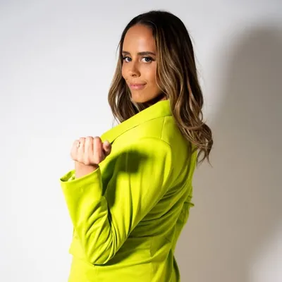 Robyn Warner profile
