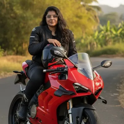 Mrunali🧿| Pune Blogger profile