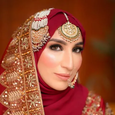 Afshan Azeem |Bridal Makeup Artist,Hairstylist & Educator| UK profile