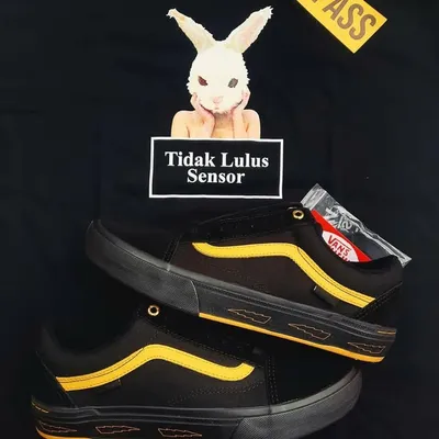Vans Adidas Nike Puma Onitsuka profile