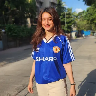 Maria Kazi profile