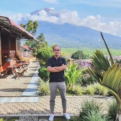 Akhalysia Agung profile