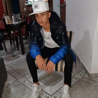 nada tienes, nada vales😜💸 profile