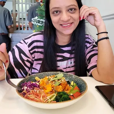 Ahmedabad Food Blogger | Komal profile