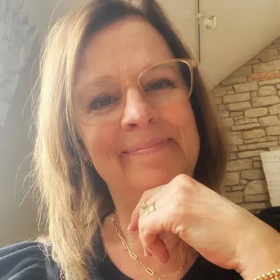 Amy Kirk profile