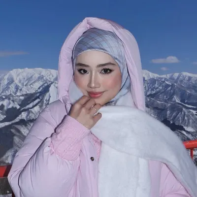 Aida Razman profile