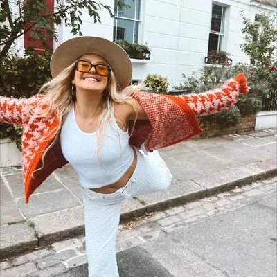 A I M É E 🌻 D R Y A N profile