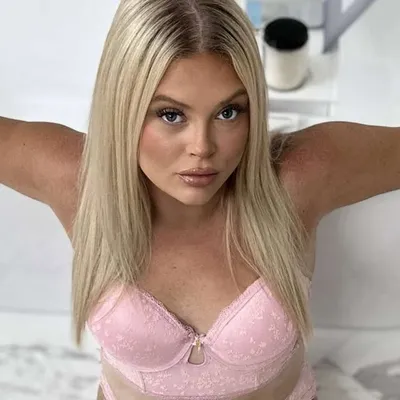 Aimee Elizabeth Hall profile
