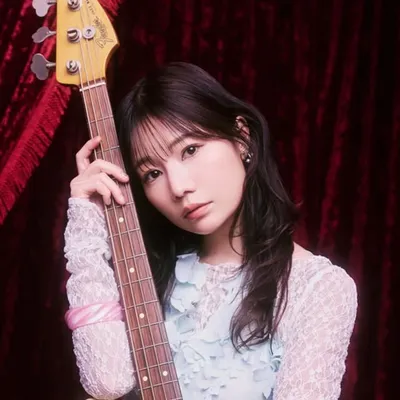 山内あいな profile