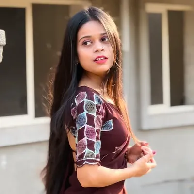 Aish Tare profile