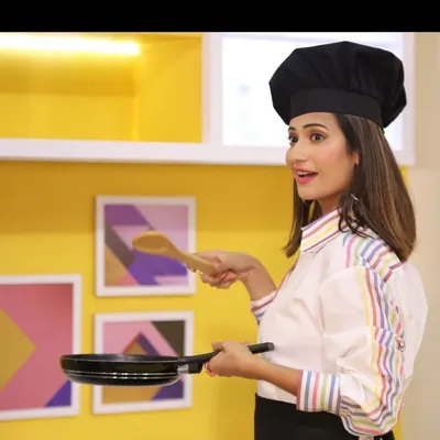 Aisha Abrar profile