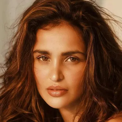 AISHA SHARMA FANCLUB profile