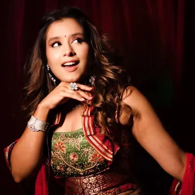 Aishwarya Majmudar FanClub profile