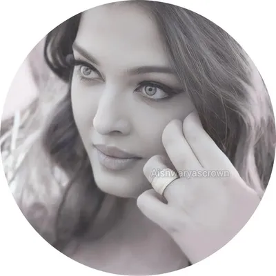 Aishwarya's crown (๐ซ๐ท FC) profile