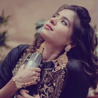 Aishwarya Majmudar FanMily profile