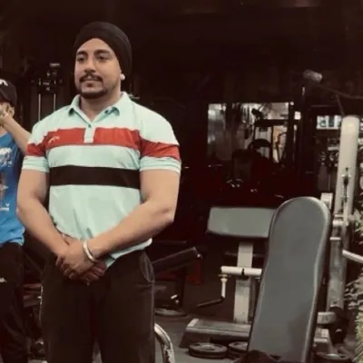 ਅਜੀਤ 👑 profile