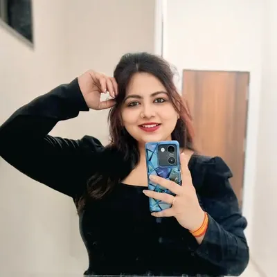Akanksha Sharma 👑 Ååřů ® profile