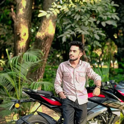 Aks Gulave profile