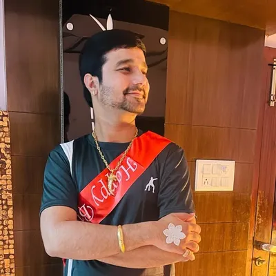 Aakash Mohnani profile