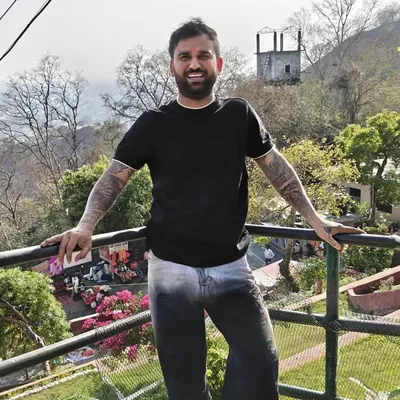 Akash Dariyani profile