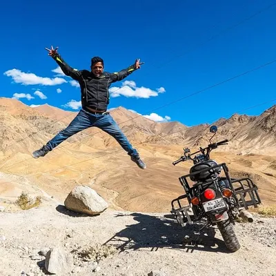 Akhi Prakash profile