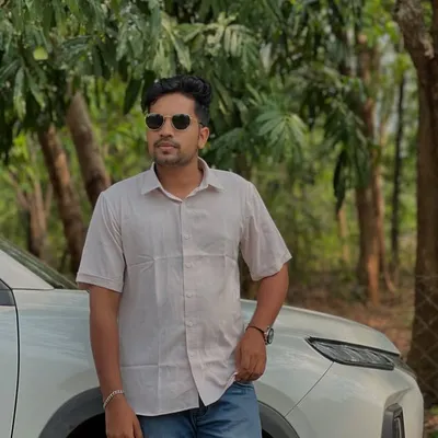 Akhil🏡 profile