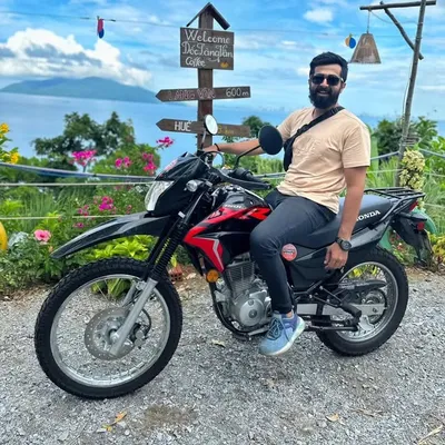Akshay Bhat profile