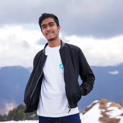 Akshat Tiwari profile