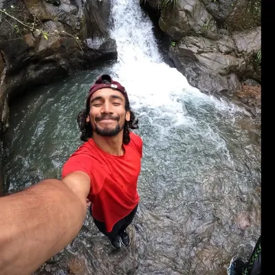 Akshay Sarode | highline | climbing | paragliding profile