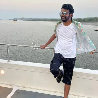 Akshay Deshpande profile