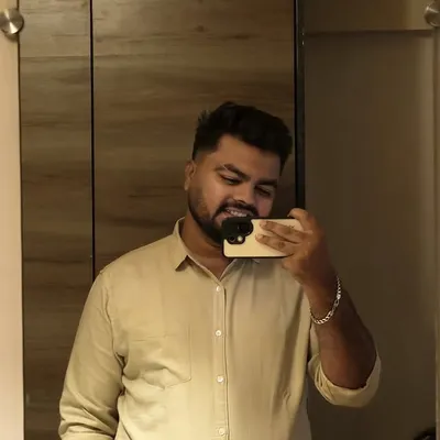 Akshay Gandhi profile
