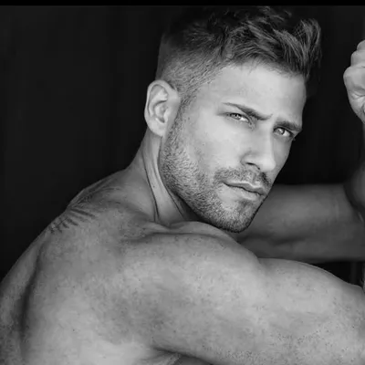 Albert Álvarez profile