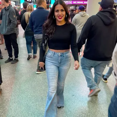 Alejandra Vlogs profile