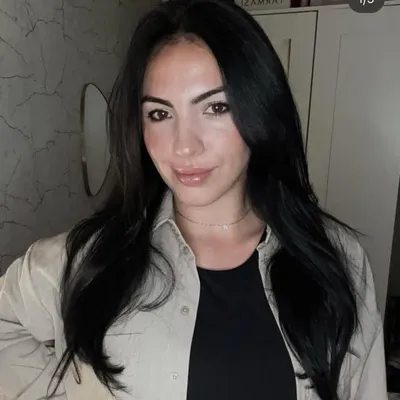 Alejandra Santos profile