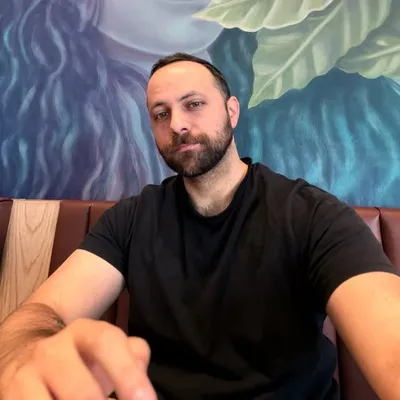 Alejandro Llausás profile