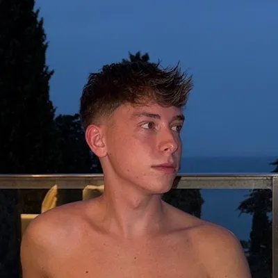 aleks ✨ profile