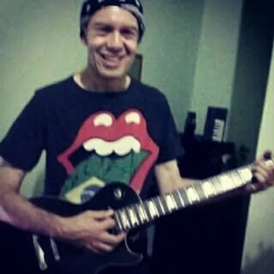 Alexandre Tavares Guitarist profile