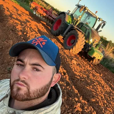 Alexis Berna🌾🚜 profile