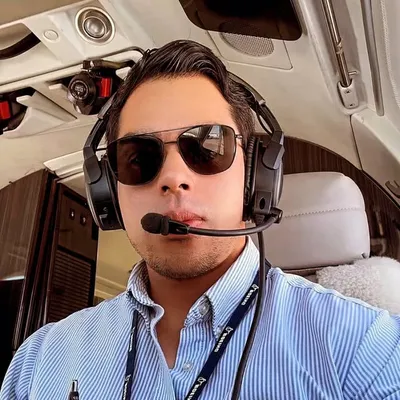 Alex Vázquez ✈️ profile