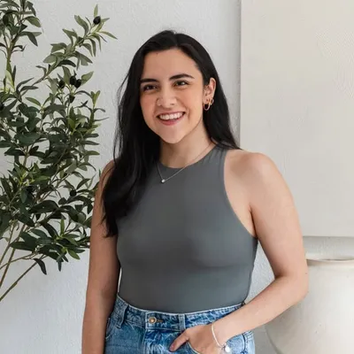 Alexa Santillán profile