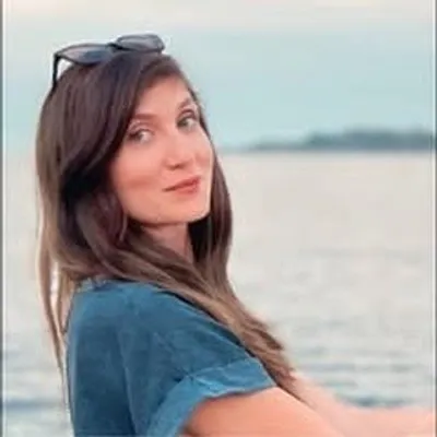 Alexandra Apikian profile